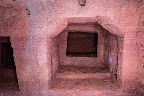 Phát hiện khu mộ gia tộc 1.000 năm: Mộ chồng lên mộ khiến mộ tặc cũng "bó tay"