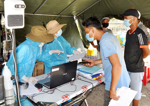 Cân nhắc test nhanh tài xế từ các địa phương đến giao hàng tại Đà Nẵng