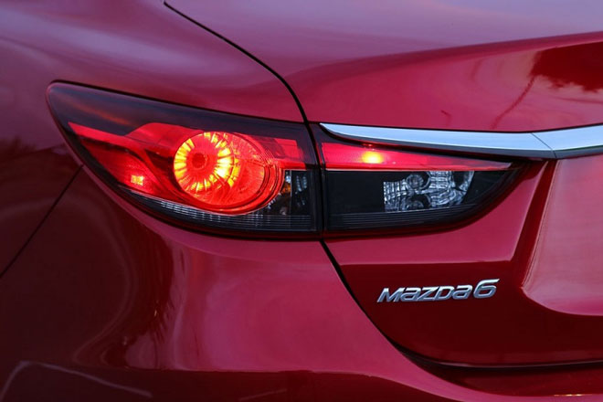 Mẹo hay tự kiểm tra đèn phanh khi lái xe một mình