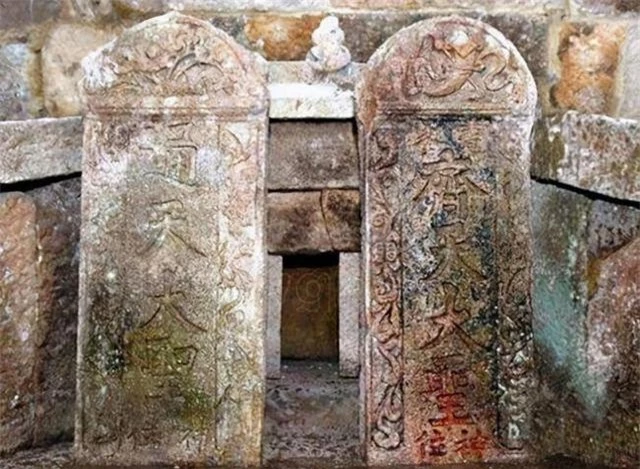 Lăng mộ 700 tuổi khắc 4 chữ Tề Thiên Đại Thánh, đội khảo cổ hoang mang: Bên dưới là ai? - Ảnh 5.