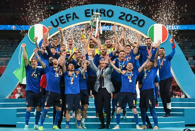 Ý đánh bại Anh để giành danh hiệu vô địch Euro lần thứ hai trong lịch sử.
