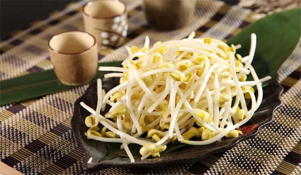 Top 10 loại thực phẩm không nên ăn khi chưa được chế biến kỹ