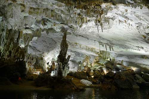 Khám phá vẻ đẹp hoàn mỹ của động Phong Nha