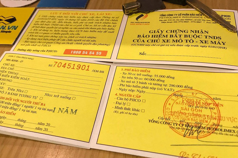 Không có bảo hiểm ô tô, xe máy bắt buộc, tài xế bị phạt bao nhiêu?