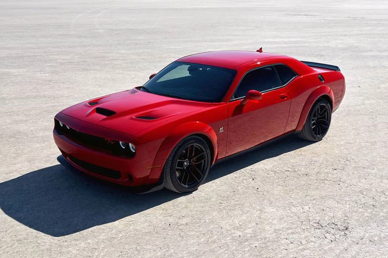 9. Dodge Challenger R/T (giá khởi điểm: 34.995 USD).