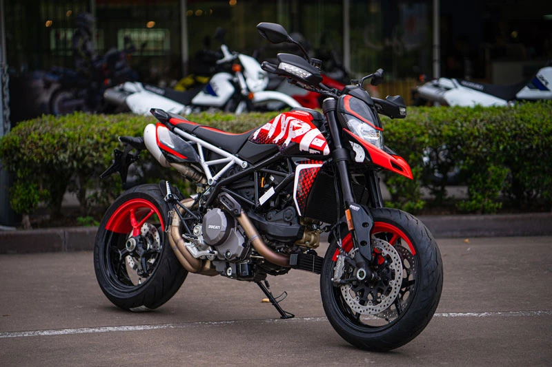 Ducati Hypermotard 950 RVE 2021.