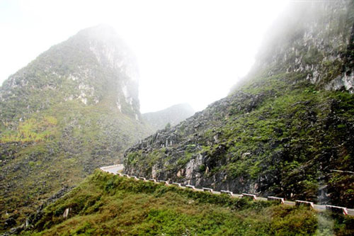 Kh&#xE1;m ph&#xE1; con &#x111;&#x1B0;&#x1EDD;ng mang t&#xEA;n H&#x1EA1;nh ph&#xFA;c