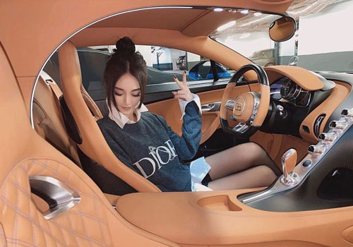 Người trẻ đổ xô sắm ôtô để tránh dịch