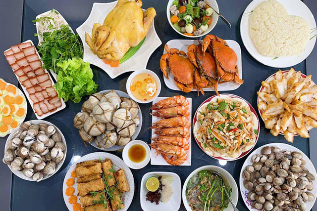 Nấu mâm cơm đắt đỏ nhân ngày em chồng lên chơi, vợ bị hai anh em "cạnh khóe hội đồng" và cái kết hả hê!