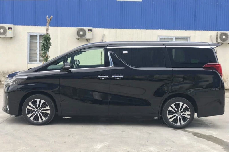 4. Toyota Alphard (doanh số: 6 chiếc). Ảnh: Hà Tĩnh.