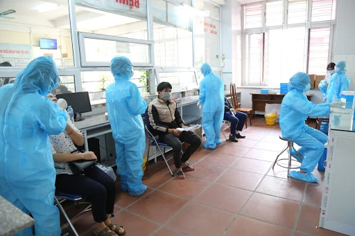 Người về từ Quảng Ninh, người Quảng Ninh khi quay về tỉnh cần có kết quả xét nghiệm vi rút SARS-CoV-2. 