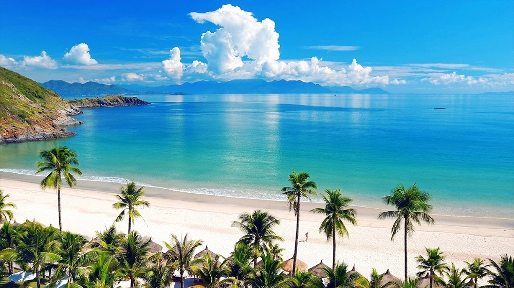 Ngành du lịch Khánh Hòa đề xuất ưu tiên nhóm khách nghỉ dưỡng biển, sử dụng dịch vụ du lịch khép kín tại các khu du lịch, chơi golf, ít di chuyển. 