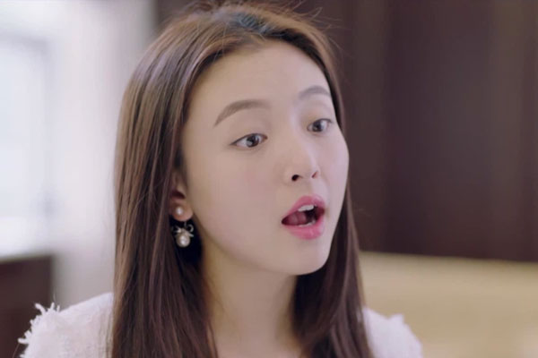 Đang giặt quần áo, em dâu lại gần làm một hành động hỗn xược, khi tôi lên tiếng mẹ chồng lập tức bênh vực