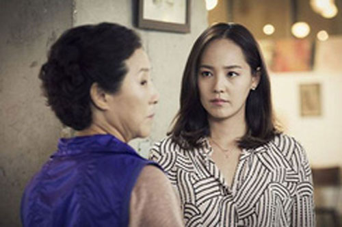 Xin mẹ đẻ được ít vốn làm ăn mùa dịch, nhờ mẹ chồng bán hàng rồi bà thản nhiên lấy luôn tiền lãi