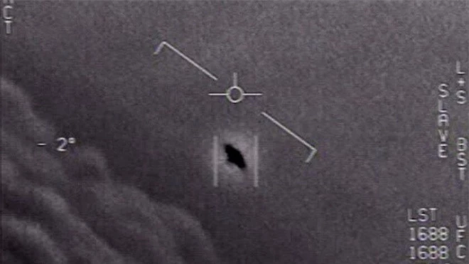 Công bố báo cáo gần 20 năm theo dõi UFO, Bộ Quốc phòng Mỹ kết luận vẫn không hiểu chúng là gì - Ảnh 2.