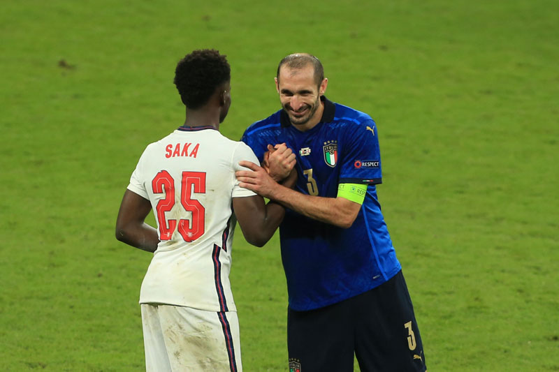 Chiellini 'rủa' Saka sút hỏng luân lưu bằng thần chú Nam Mỹ