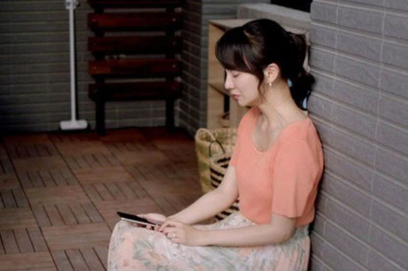 V&#x1EEB;a mua &#x111;&#x1B0;&#x1EE3;c chi&#x1EBF;c v&#xE1;y 200.000 &#x111;&#x1ED3;ng m&#x1EB7;c &#x111;i l&#xE0;m, t&#xF4;i b&#x1ECB; ch&#x1ED3;ng &#x111;&#xE1;nh t&#xED;m m&#x1EB7;t ngay tr&#x1B0;&#x1EDB;c c&#x1ED5;ng c&#xF4;ng ty