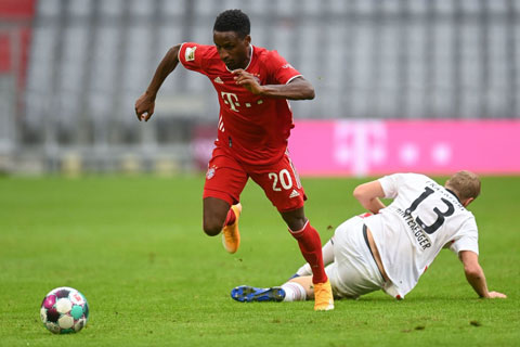 Bayern và giải pháp cho khủng hoảng hậu vệ trái