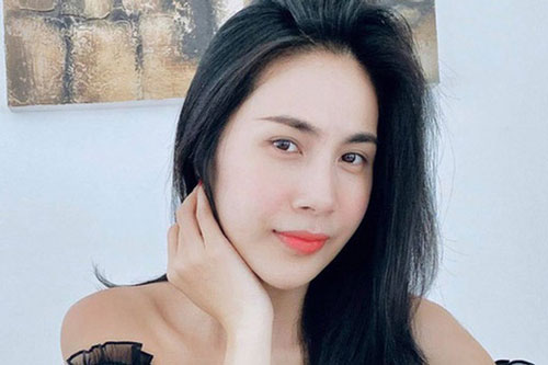 Nhận chỉ trích vô lý dù đang làm từ thiện, Thủy Tiên bực bội đáp trả cực gắt