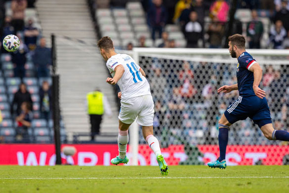 Vượt Ronaldo, Schick giành giải bàn thắng đẹp nhất EURO 2020