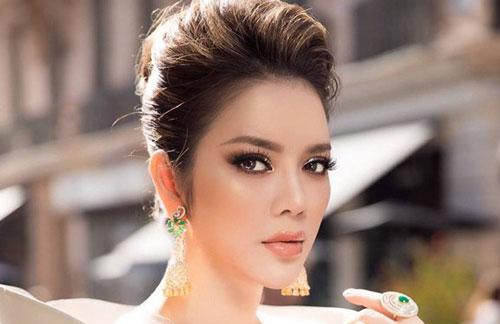 Xôn xao thông tin Lý Nhã Kỳ bao 4 chuyến bay đưa 350 nghệ sĩ lên resort Đà Lạt giữa dịch