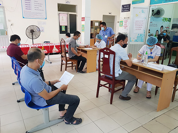 Đà Nẵng dự kiến tiêm vaccine phòng COVID-19 cho 20.000 người/ngày