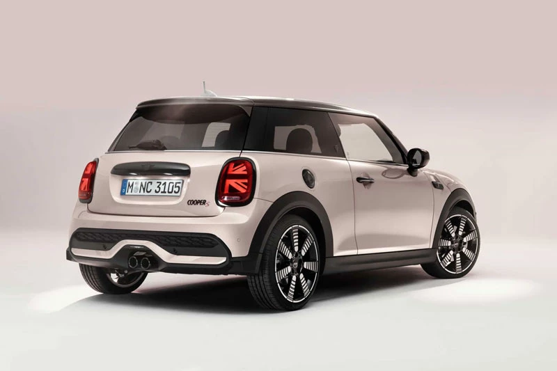 4. Mini Cooper S.