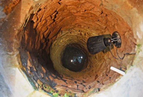 Phát hiện thanh kiếm quý tại giếng cổ nằm giữa nhà