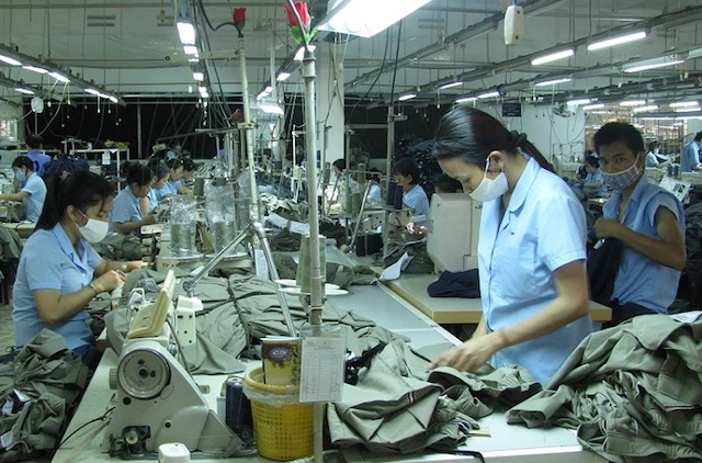 Hiệp hội các Doanh nghiệp Khu công nghiệp TP Hồ Chí Minh đề xuất hỗ trợ cấp thiết các doanh nghiệp và nhà máy đang thực hiện phương án sản xuất "3 tại chỗ".