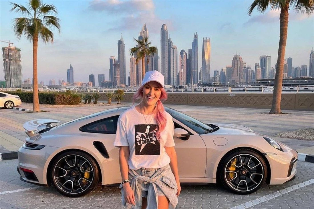 Bà chủ kênh YouTube review ô tô hàng đầu Dubai: Từ bỏ công việc MC, kiếm 17 triệu USD trong 3 năm, sở hữu dàn siêu xe khủng nhiều người mơ ước - Ảnh 3.