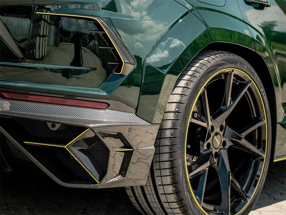 Siêu SUV Lamborghini Urus hầm hố với gói độ Venatus - Hình 5