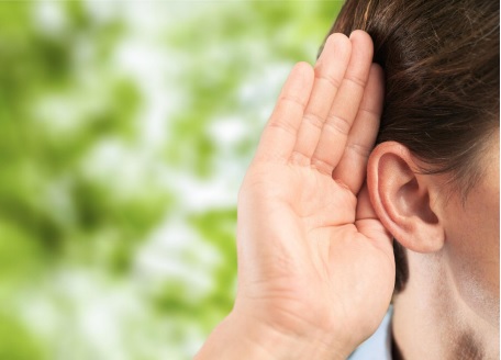Ù tai là triệu chứng của điếc tiếp nhận.