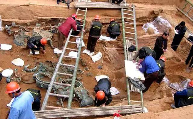 Ngôi mộ bị trộm vô số lần trong 2.000 năm nhưng các chuyên gia vẫn tìm thấy nhiều bảo vật nhờ thiết kế bí mật này