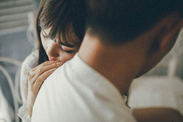 Vợ 2 lần sảy thai, nghi ngờ nên lén lắp camera theo dõi, chồng đau đớn phát hiện ra sự thật khó chấp nhận