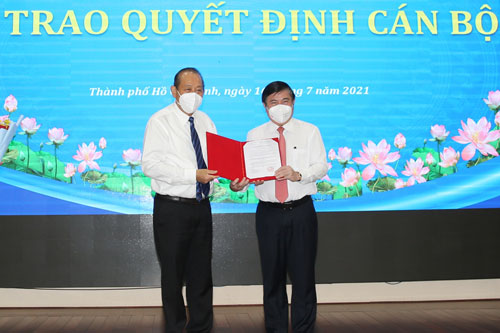Trao quyết định của Thủ tướng phê chuẩn Chủ tịch, Phó Chủ tịch UBND TP Hồ Chí Minh