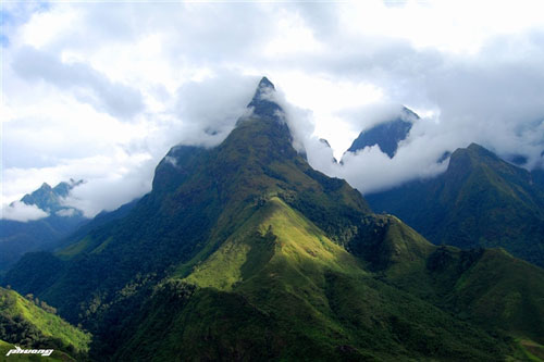 Khám phá ngọn núi được mệnh danh ‘nóc nhà Đông Bắc’, khó nhằn hơn cả Fansipan