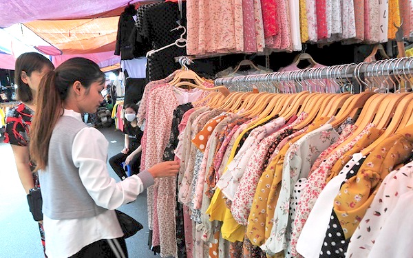 TP H&#x1ED3; Ch&#xED; Minh: H&#x1A1;n 123 t&#x1EF7; &#x111;&#x1ED3;ng mi&#x1EC5;n, gi&#x1EA3;m thu&#x1EBF; cho h&#x1ED9; kinh doanh b&#x1ECB; &#x1EA3;nh h&#x1B0;&#x1EDF;ng b&#x1EDF;i &#x111;&#x1EE3;t d&#x1ECB;ch th&#x1EE9; t&#x1B0;