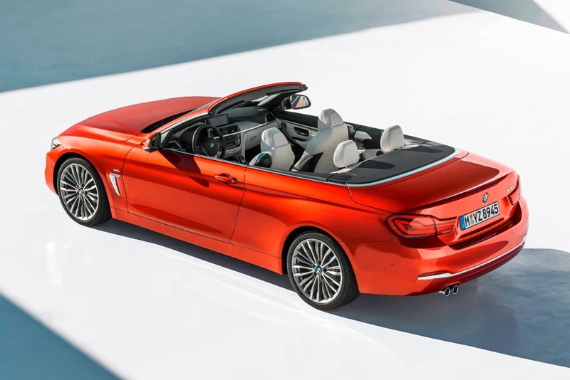 8. BMW 4 Series Convertible 2021 (giá khởi điểm: 46.595 USD).