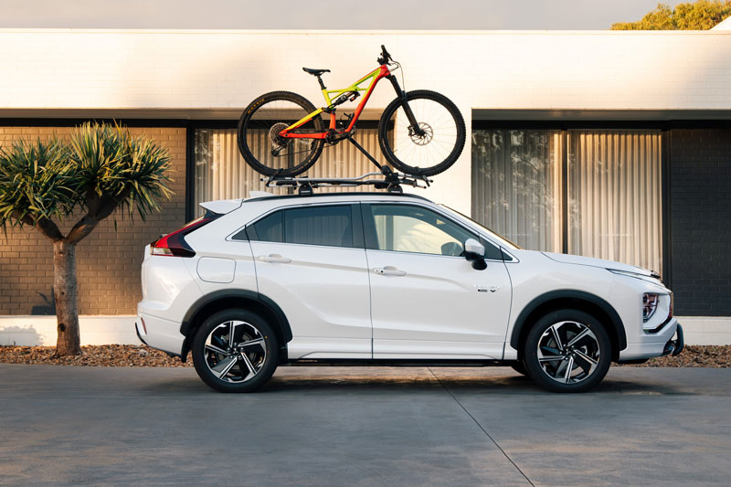 Mitsubishi Eclipse Cross PHEV 2022 trình làng, giá gần 800 triệu