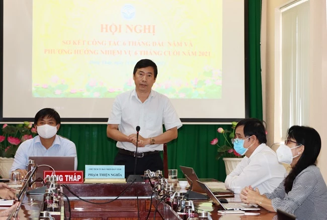 Chủ tịch UBND tỉnh Đồng Tháp phát biểu tại hội nghị (Ảnh: dongthap.gov.vn).