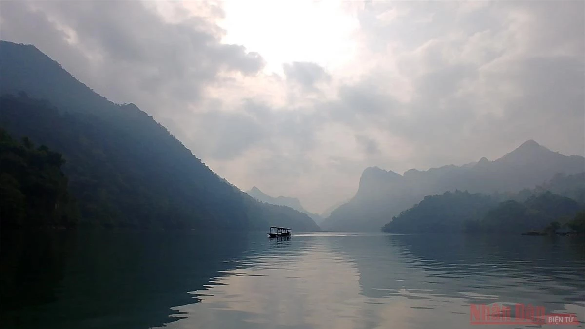 Hồ Ba Bể - viên ngọc bích miền thượng du -0