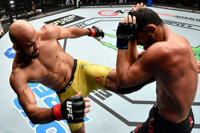 Cú ra đòn giúp Warlley Alves giành chiến thắng knock-out.