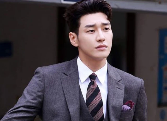 7. Kim Young-kwang.