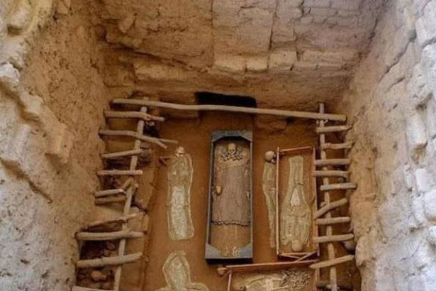 Tào Tháo chỉ huy cướp 30 hòm chứa vàng bạc, mở ra nạn trộm mộ đầy nhức nhối: Vậy làm sao mộ tặc 'nhìn ra' mộ chứa kho báu?