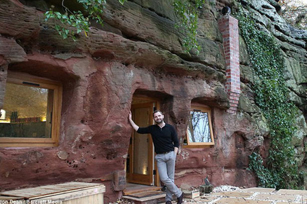 Chi 5 t&#x1EF7; &#x111;&#x1ED3;ng mua hang &#x111;&#x1ED9;ng 250 tri&#x1EC7;u n&#x103;m tu&#x1ED5;i l&#xE0;m nh&#xE0; &#x1EDF;, ng&#x1B0;&#x1EDD;i &#x111;&#xE0;n &#xF4;ng b&#x1ECB; ch&#xEA; &quot;g&#xE0;n d&#x1EDF;&quot; nh&#x1B0;ng b&#x1B0;&#x1EDB;c v&#xE0;o b&#xEA;n trong ai c&#x169;ng cho&#xE1;ng