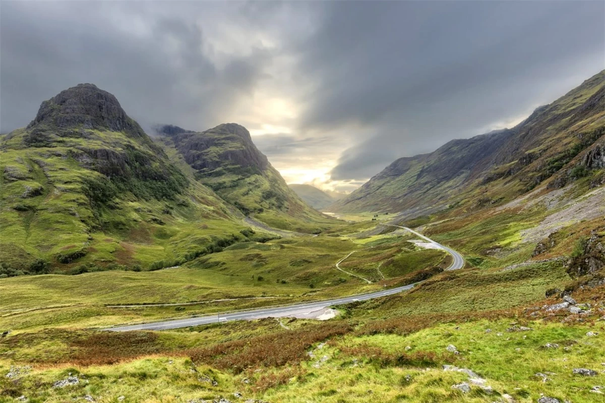 Thung lũng Glencoe (Scotland) là nơi thực hiện nhiều cảnh quay ngoài trời trong phần phim "Harry Potter và Tù nhân ngục Azkaban" và là nơi dựng túp lều của Hagrid. Nhiều bộ phim cũng chọn nơi đây làm bối cảnh, như "Highlander", "Monty Python and the Search for the Holy Grail" hay "Rob Roy".