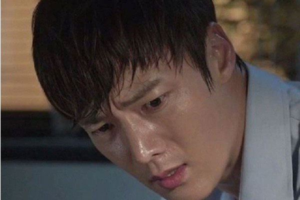 Đi làm về, thấy mẹ bế đứa bé mới sinh, tôi ngơ ngác hỏi để rồi suy sụp khi biết đó là con của tôi