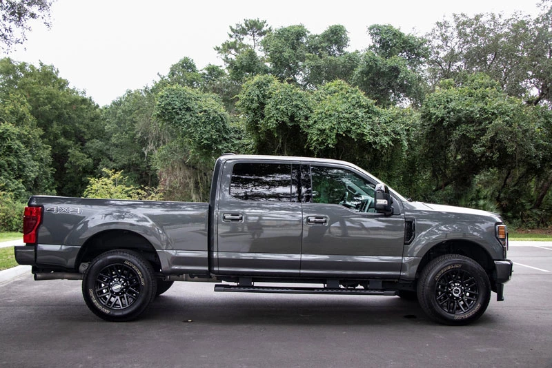 9. Ford Super Duty (F-250, F-350 và F-450) 2021.