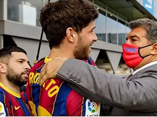 Barcelona quyết tâm giảm lương một loạt ngôi sao