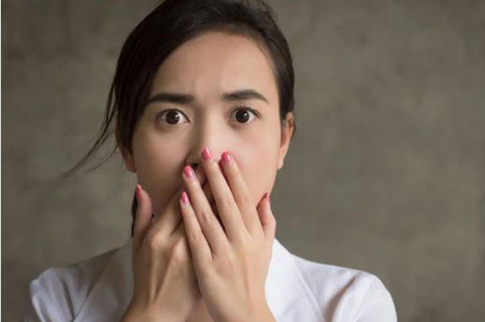 Vô tình nghe cuộc cãi vã của vợ chồng anh trai, tôi chết sững và kiên quyết bảo mẹ mở cuộc họp gia đình gấp